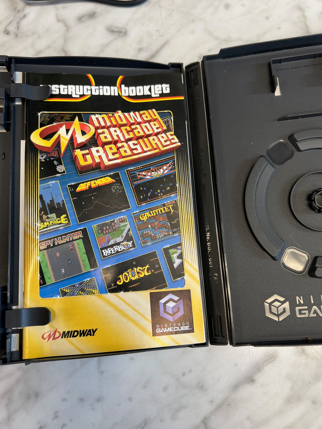 Midway Arcade Treasures Nintendo Gamecube CASE & Manual ONLY CO82225