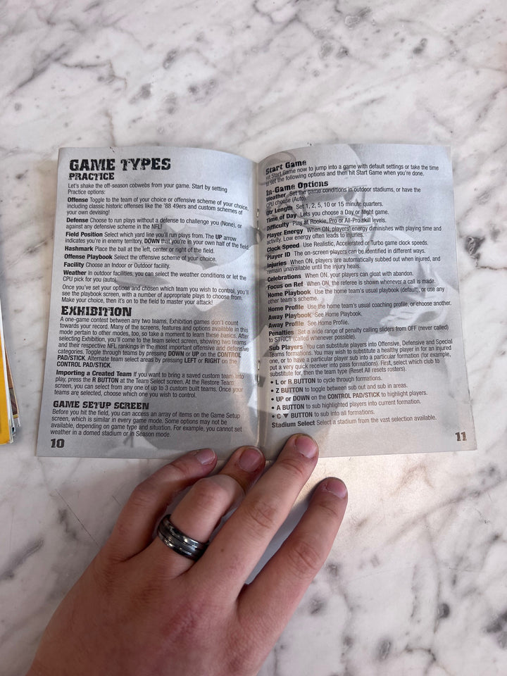 NFL QB Club 2001 Nintendo 64 N64 MANUAL ONLY MO82625