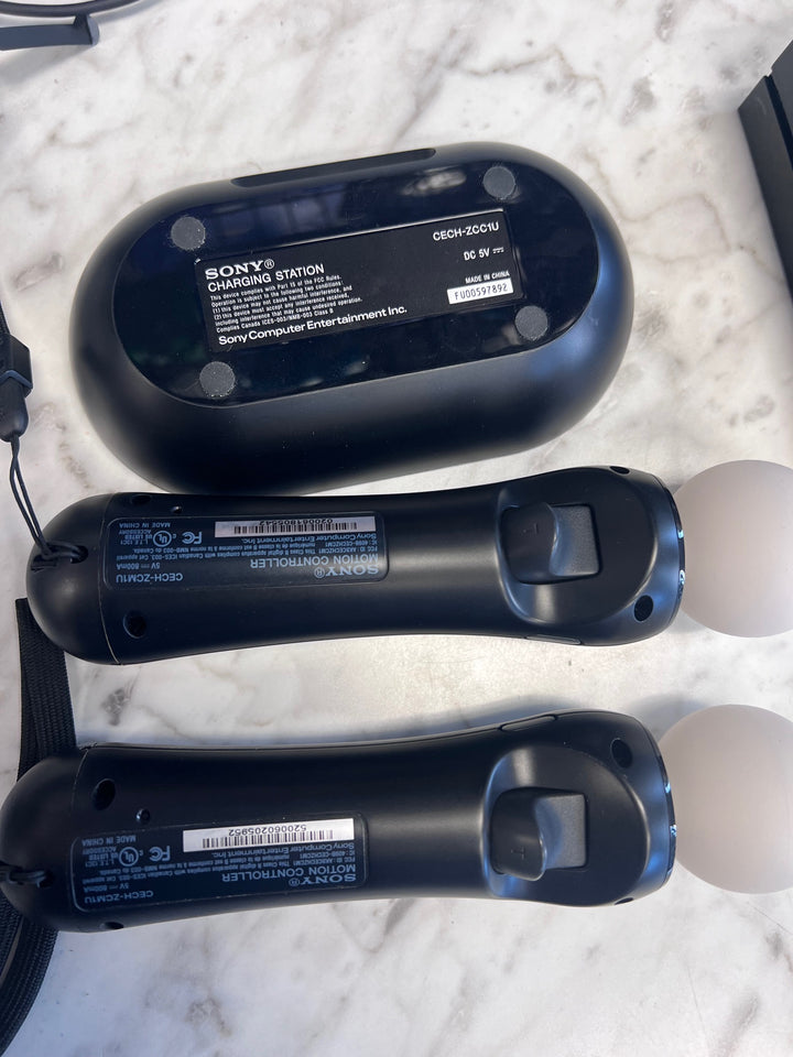 PS Move Charging Station CECH-ZCC1U w/ 2 Move Controllers CECH-ZCM1U PS4 A82725