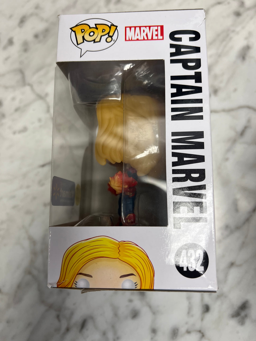 Funko POP! Marvel - Captain Marvel #432 - Glow In The Dark - Walmart Exclusive FP111124