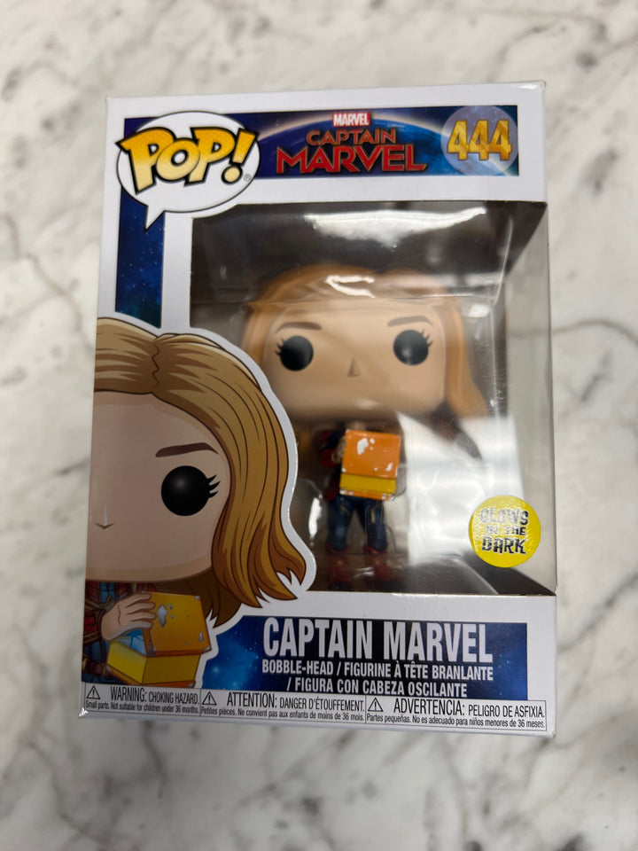 Funko Pop! Vinyl: Marvel Captain Marvel with Cover Glow in the