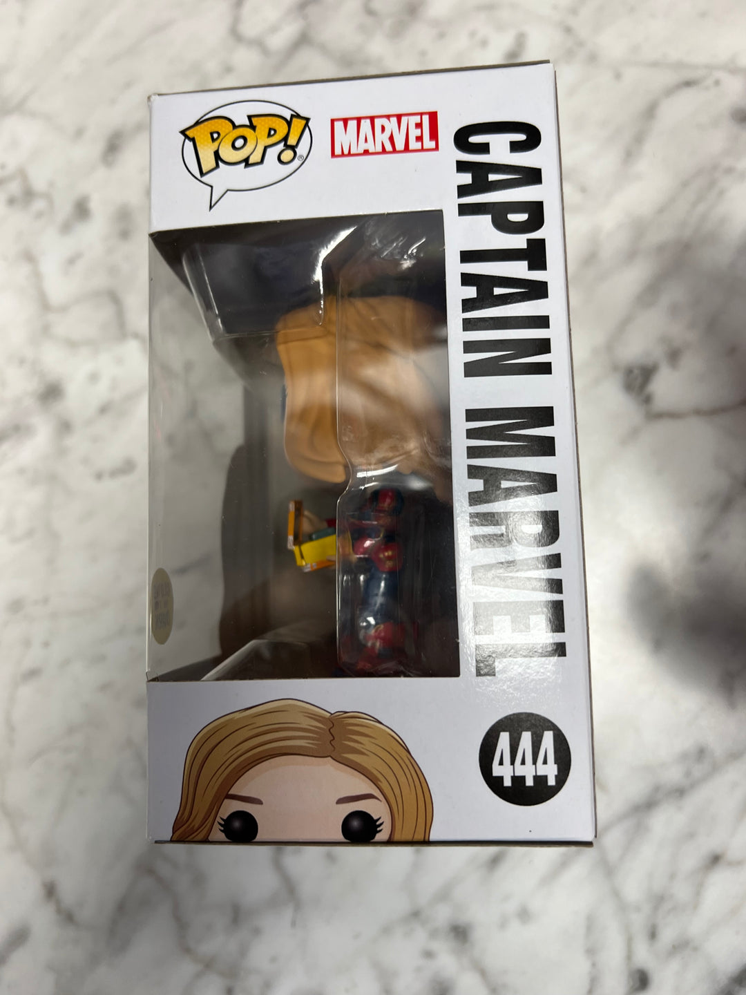 Funko Pop! Vinyl: Marvel - Captain Marvel with Cover Glow in the Dark #444 FP111124