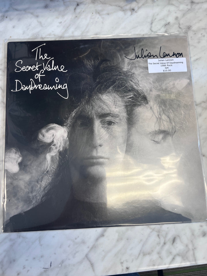 Julian Lennon - The Secret Value of Daydreaming NM Condition Vinyl Record UVR82825