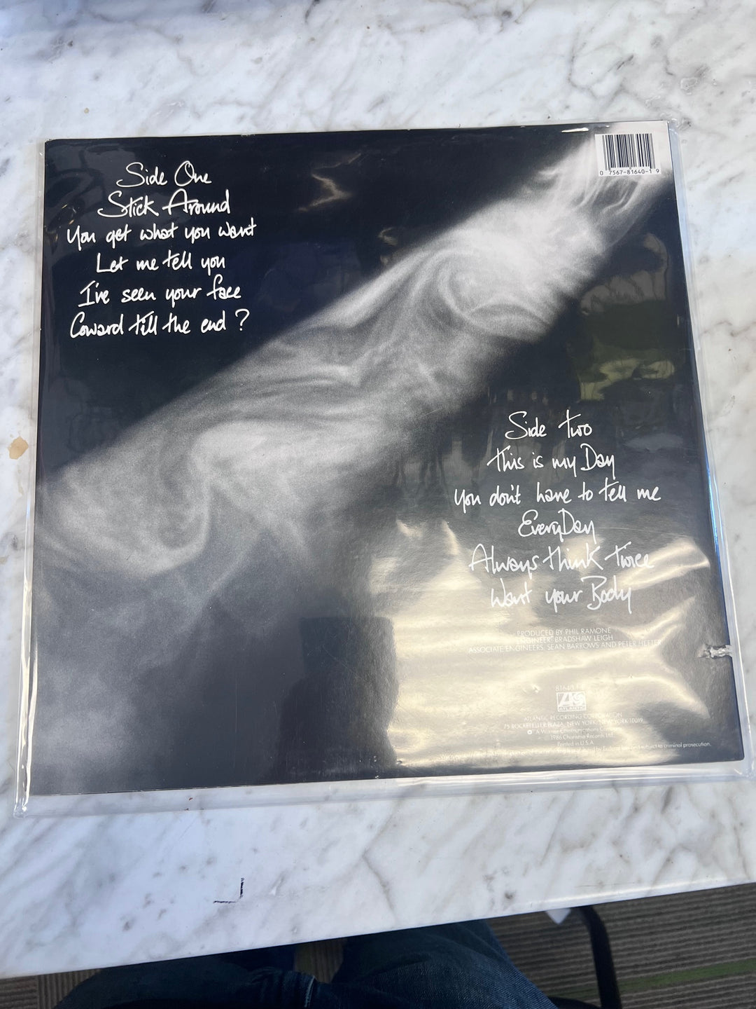 Julian Lennon - The Secret Value of Daydreaming NM Condition Vinyl Record UVR82825