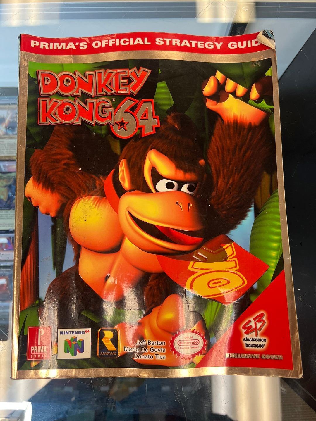 Worn/Wavy Donkey Kong Country Official Strategy Guide Prima EB Variant Cover ST62026