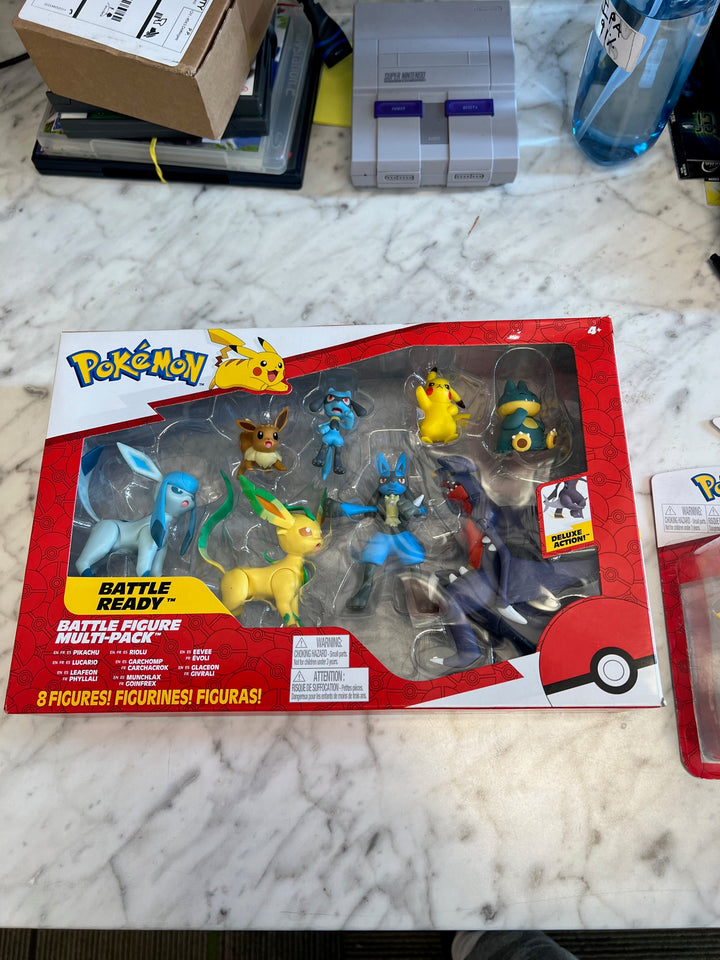 Pokemon Battle Figure 8 Pcs Gift Set Pikachu Eevee Lucario Garchomp Statue Toy T61025
