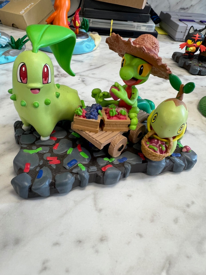 Chikorita Pokemon 25th Celebration Parade Harvesting Up Happiness Figure UT61025