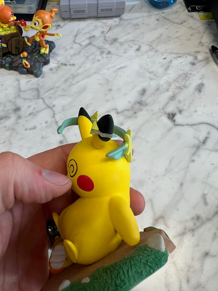 Pikachu Moods: Confused Figure Pokemon Center Original Limited DAMAGED UT61025