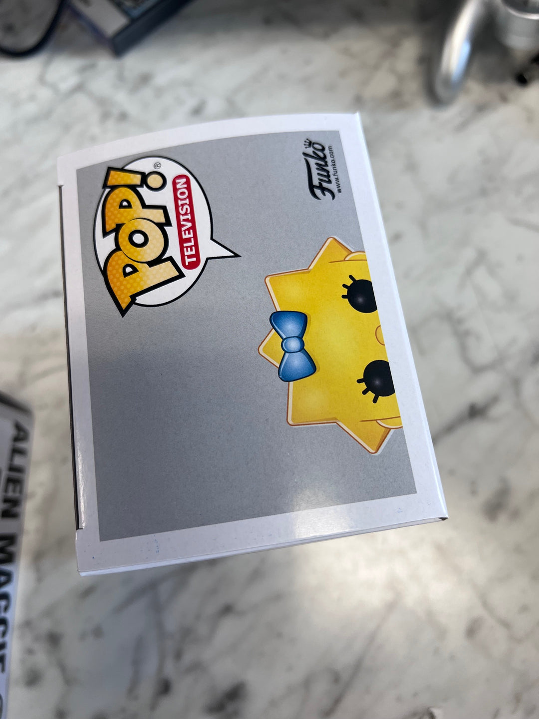 Funko Pop! Television Alien Maggie #823 The Simpsons Treehouse of Horror FP121725