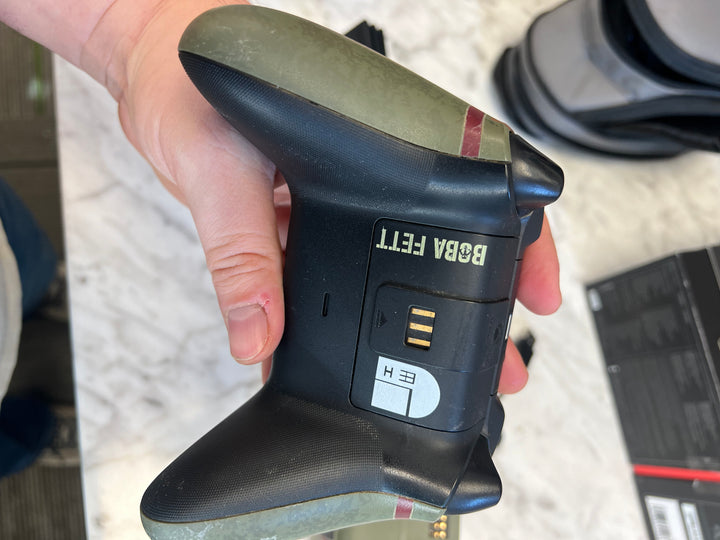 Razer Boba Fett Wireless Controller & Charging Stand For Xbox      AC111924