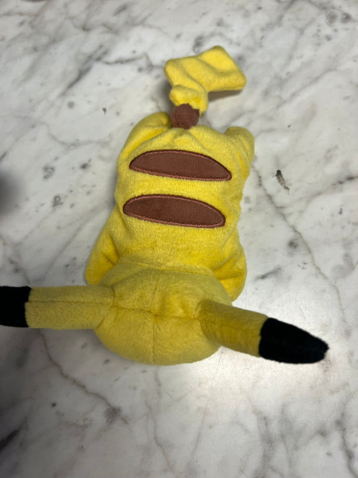 Pokemon Center 2016 Awake Kuttari Beanie Pikachu Plush (No tags!) UA62226