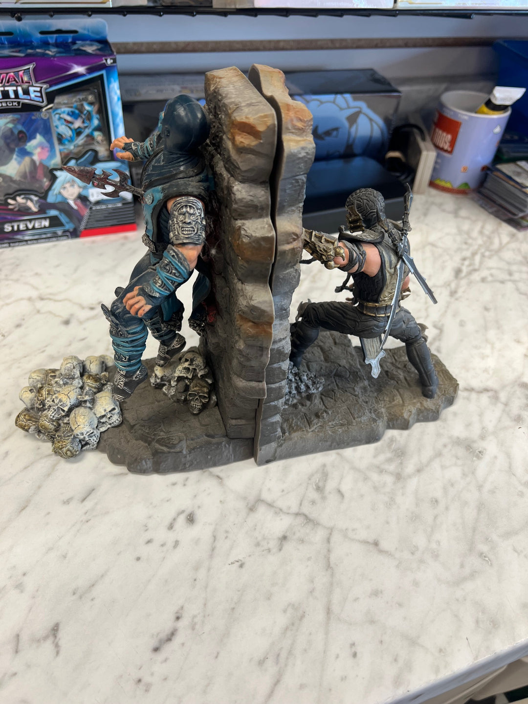 Mortal Kombat 9 Kollectors Edition Statue Bookends SCORPION SUBZERO O61125