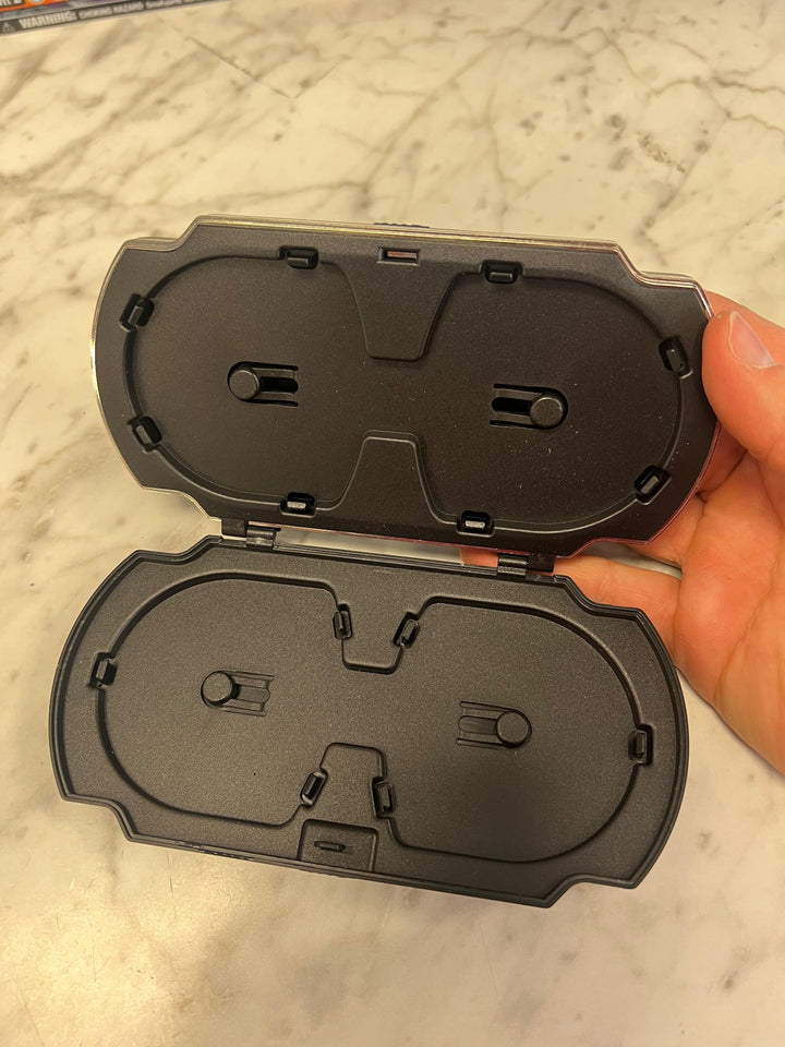 PSP Hard Shell UMD Carrying Case Holds 8 UMD Discs A61125