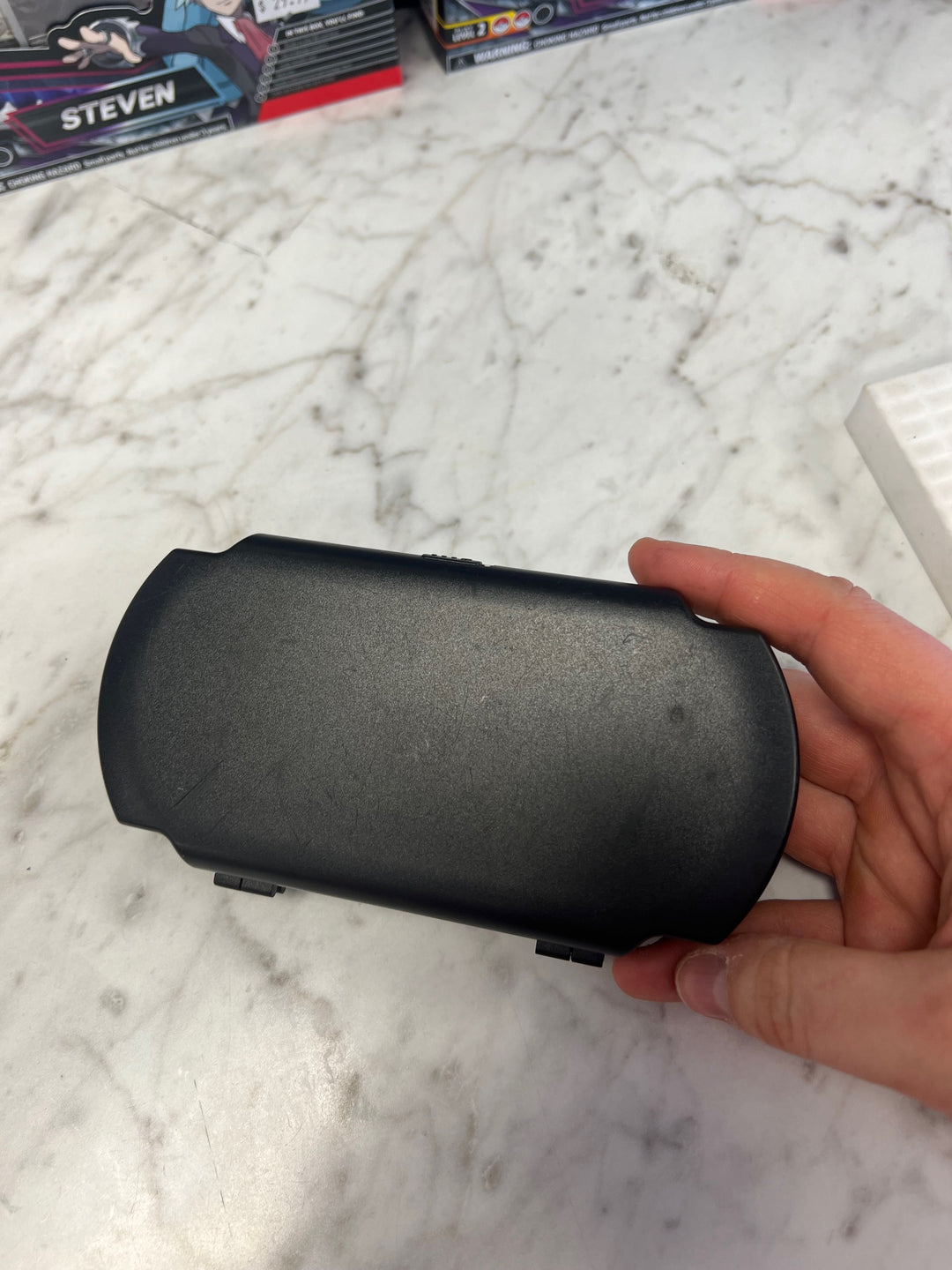 PSP Hard Shell UMD Carrying Case Holds 8 UMD Discs A61125