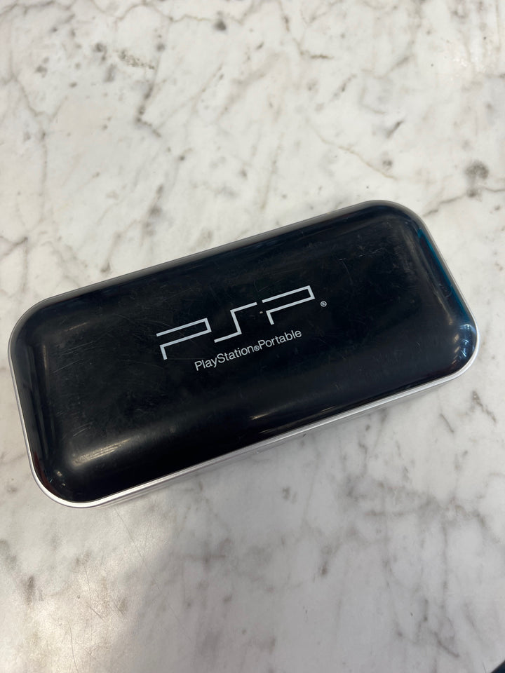 PSP Hard Shell Soft Inside Case Holds Console and 2 UMD Discs A61125