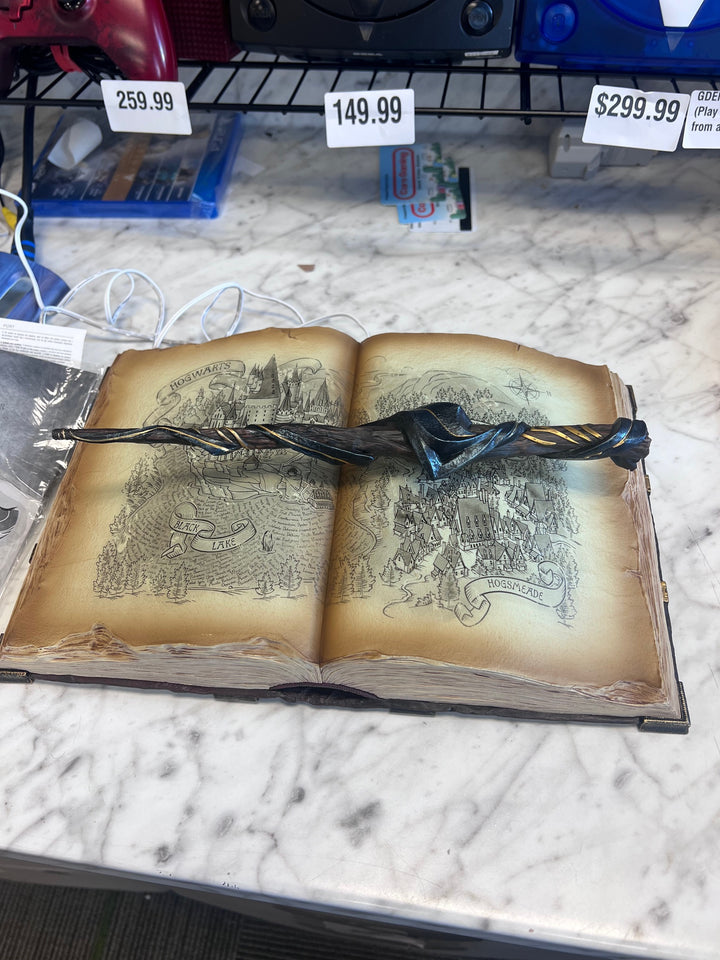 (Harry Potter) Hogwarts Legacy Deluxe Edition Floating Wand And Book ONLY Tested UA9425