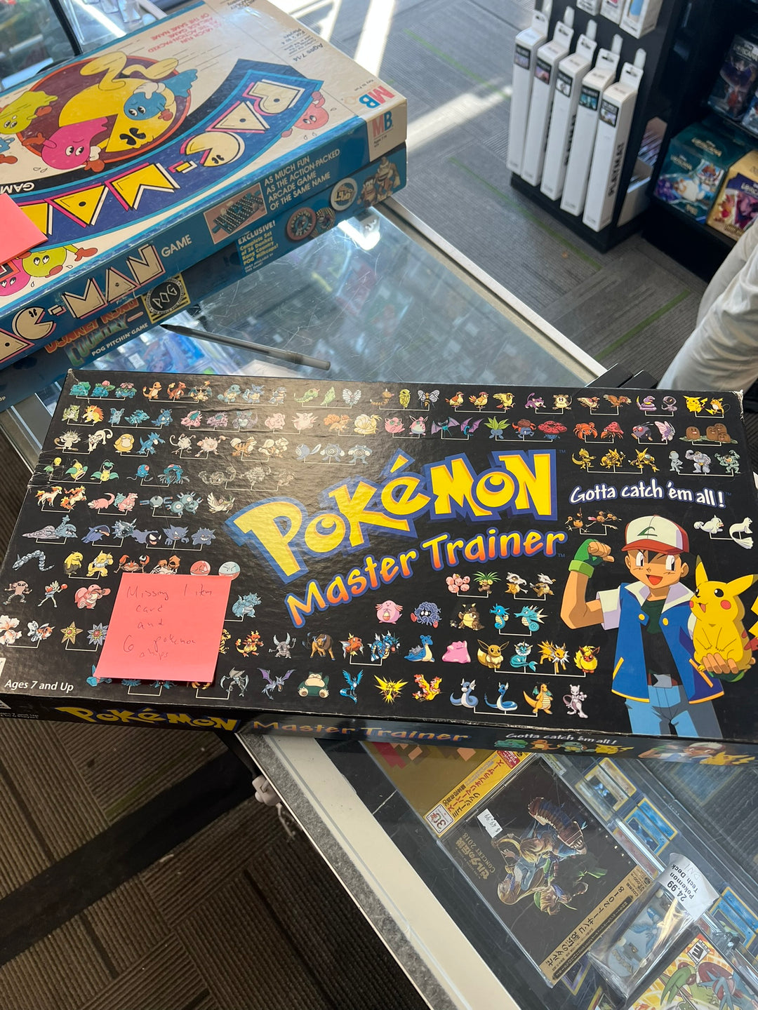 Pokemon Master Trainer (1999) Board Game Missing 6 chips and 1 item card UT63026