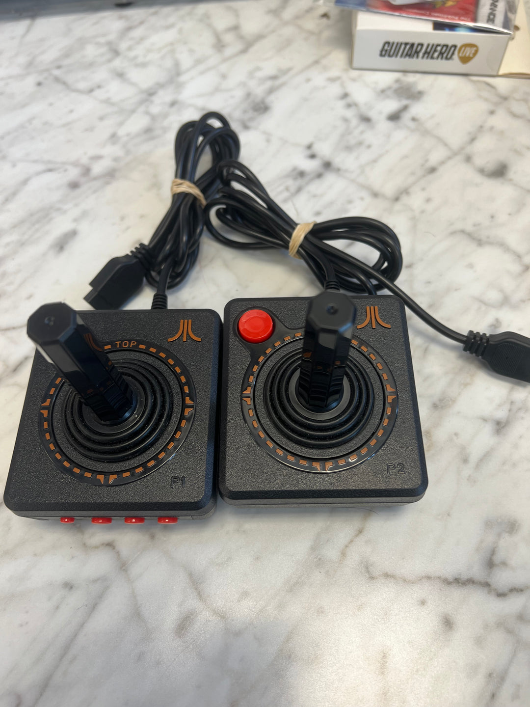 Atari 2600 Controllers Set of Two Untested Looks Great    DU61624