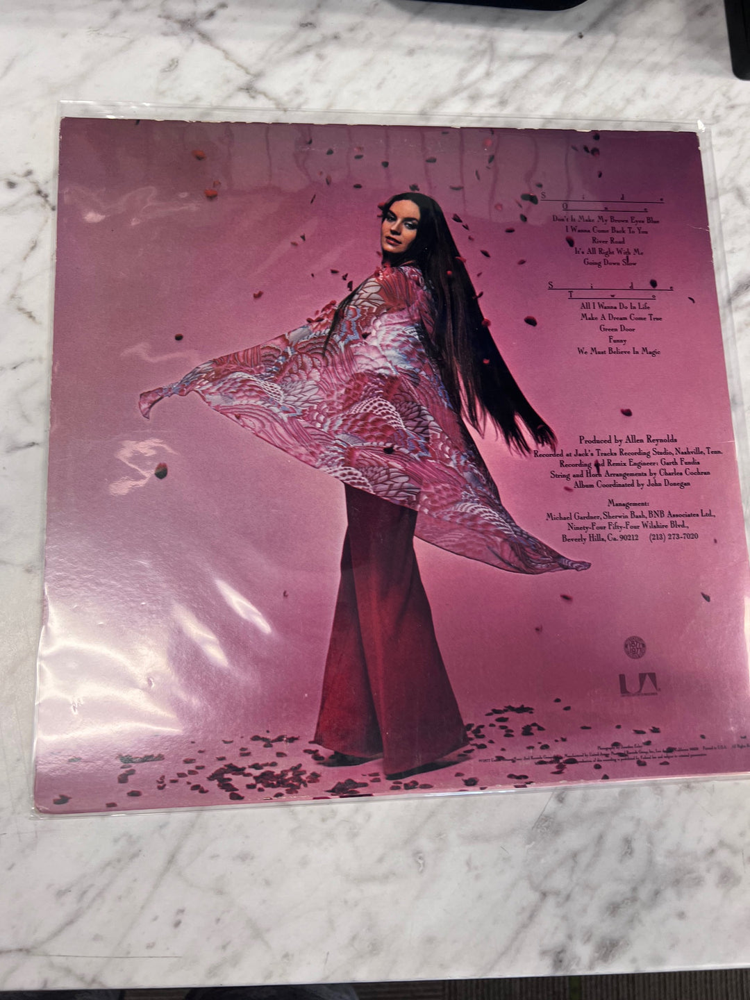 Crystal Gayle - We Must Believe in Magic (NM) Condition Vinyl BOS91125