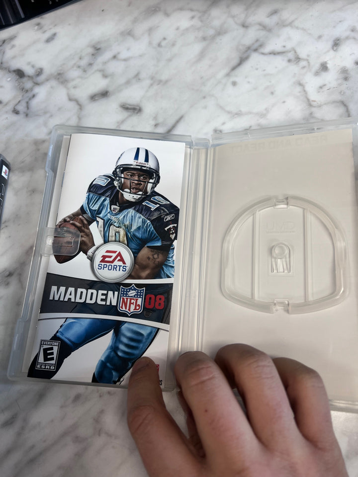Madden NFL 08 PSP Playstation Portable CASE & MANUAL ONLY CO123125