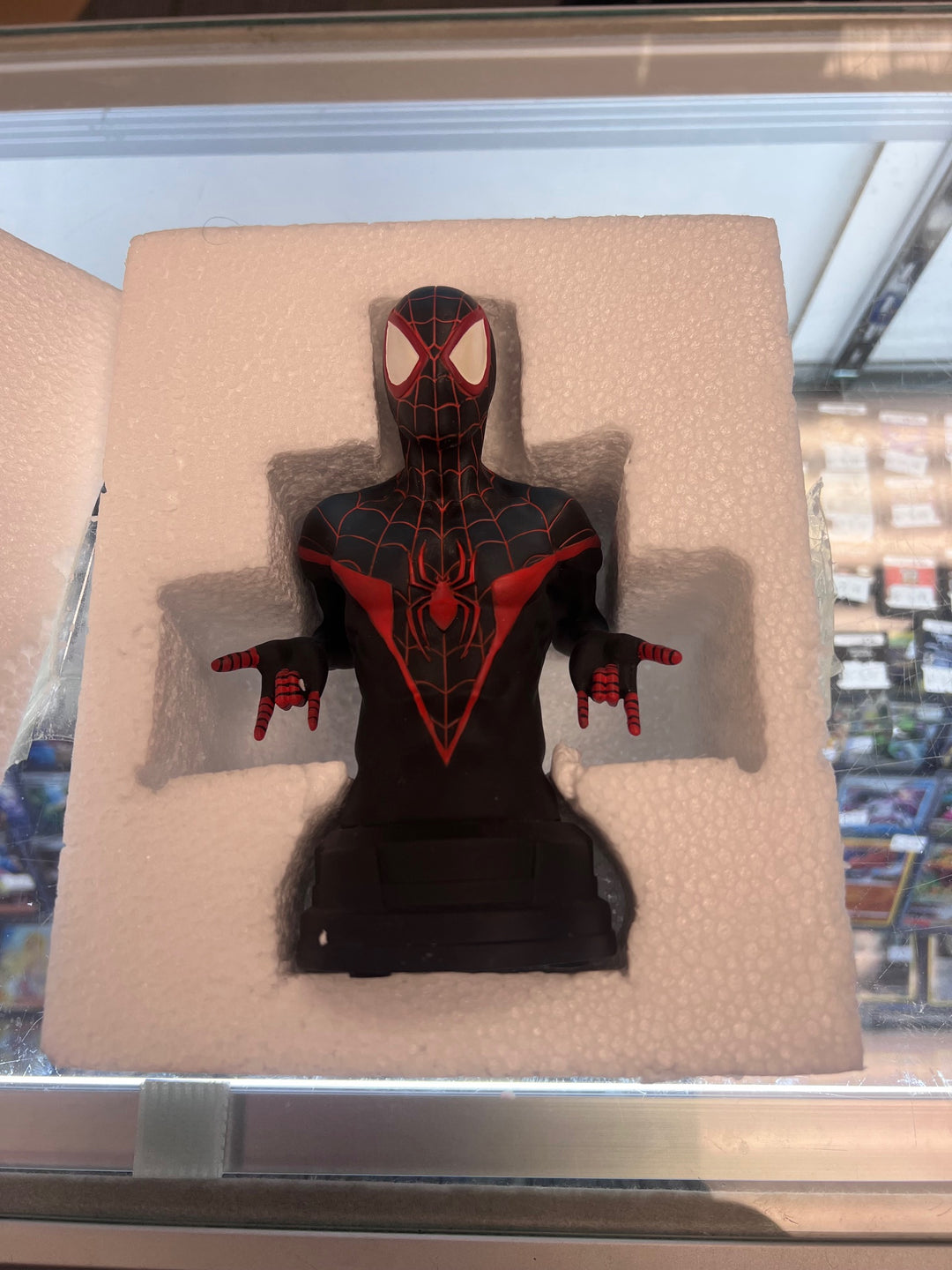 Miles Morales (Marvel) 1:7 Scale Limited Edition Resin Bust Gentle Giant  UA1926
