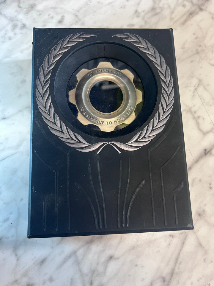 Gears of War 3 Collector's Edition Dr. Adam Fenix Octus Medal  UA11326