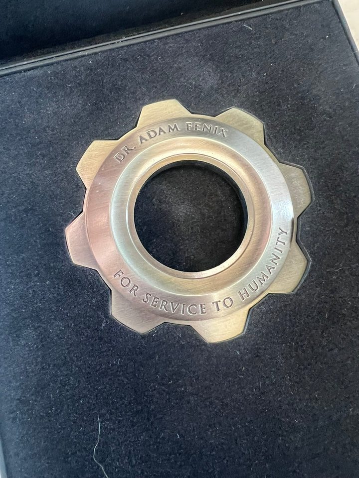 Gears of War 3 Collector's Edition Dr. Adam Fenix Octus Medal  UA11326
