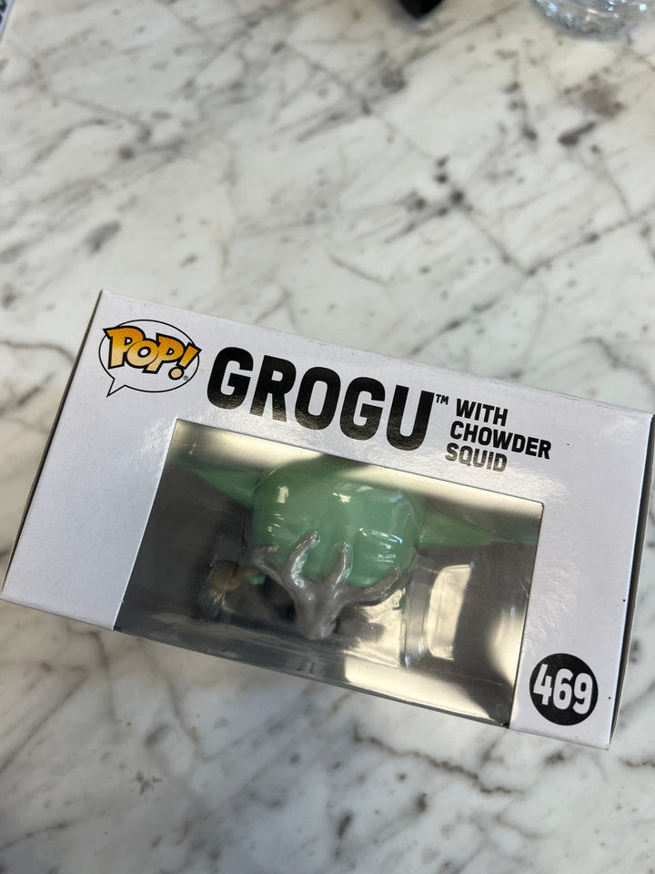 Funko POP Star Wars The Mandalorian Grogu w Chowder Squid #469