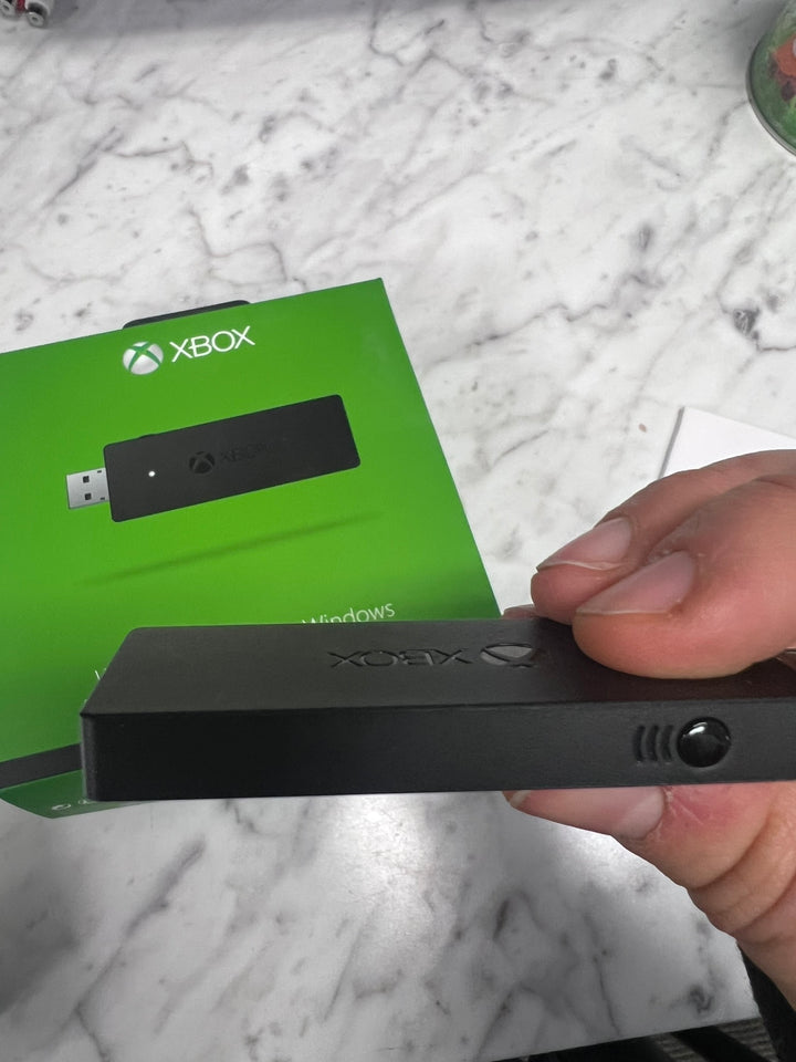 Microsoft Xbox One Wireless Controller Adapter for Windows 10 UA11326