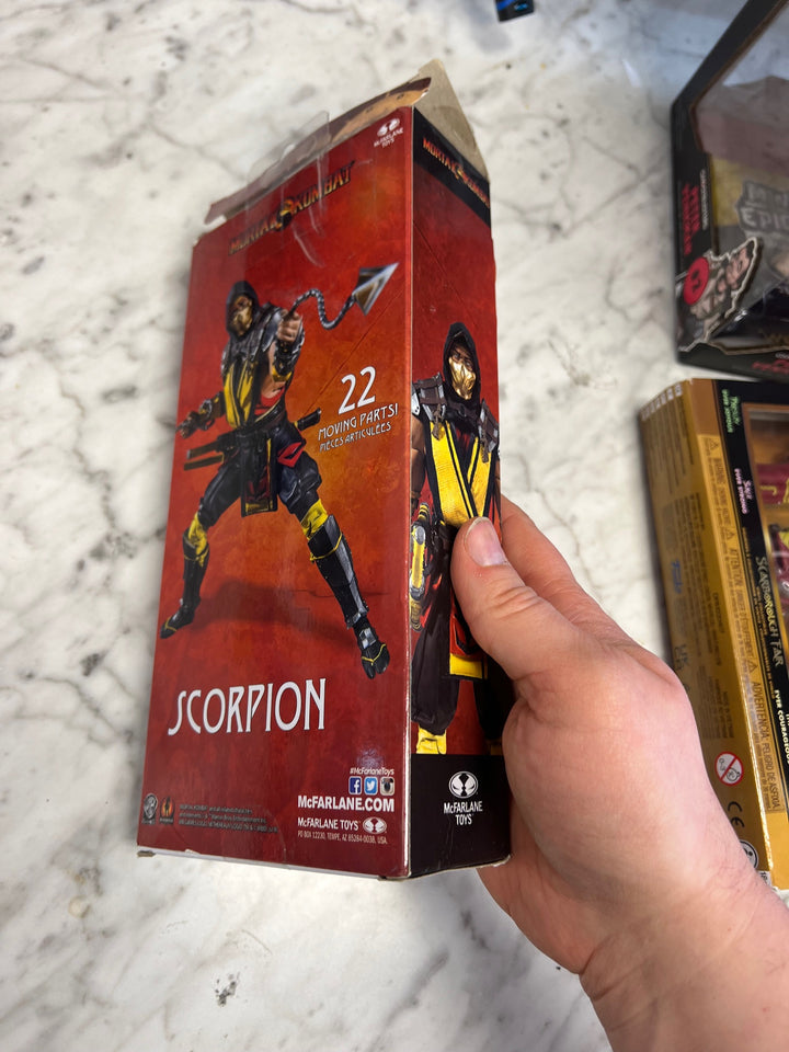 McFarlane Toys: Mortal Kombat - Scorpion 7" Action Figure In Box Damaged Box U4425