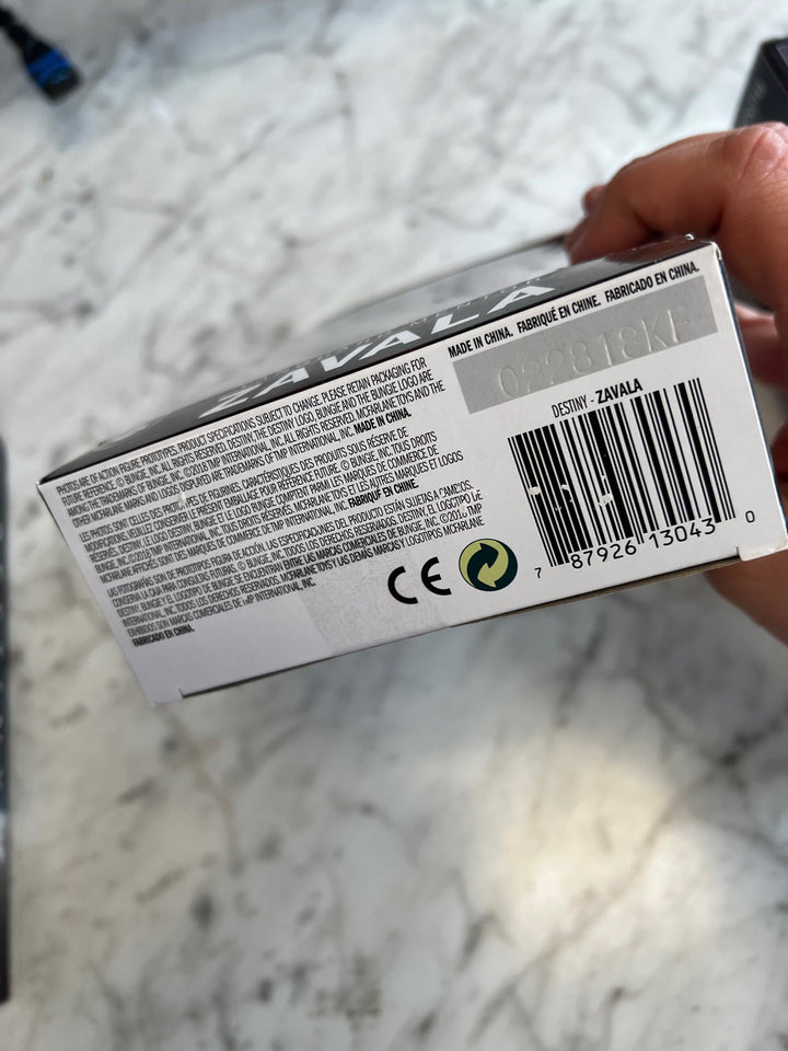 McFarlane Toys 130430 Destiny 2 Zavala 7 Inch Action Figure F4425