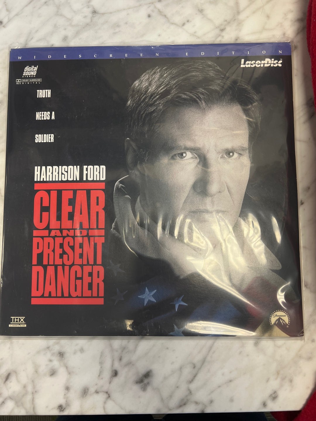 Clear and Present Danger Laserdisc Movie    LD121624