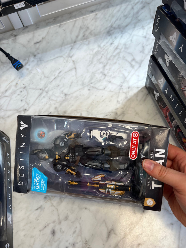 Destiny Vault of Glass Titan #28 6 Inch Action Figure McFarlane Target Exclusive F4425