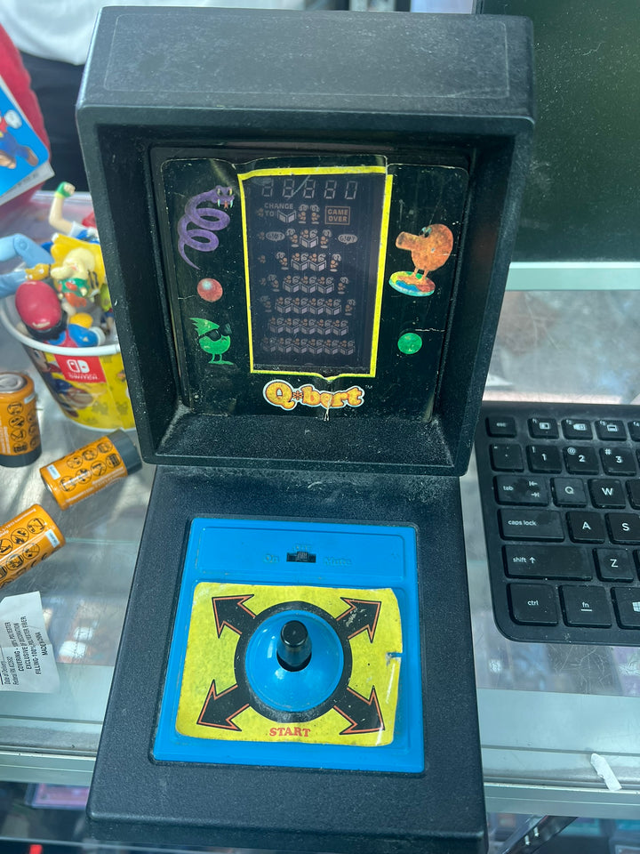 *Broken* Vintage 1983 Q-Bert Qbert Tabletop Mini Arcade Game Parker Brothers BRO72226