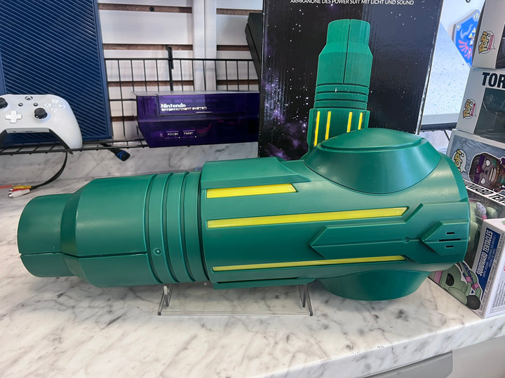 ThinkGeek Nintendo Metroid Lights Sound Power Suit Arm Cannon Replica NOT WORKING UA12226