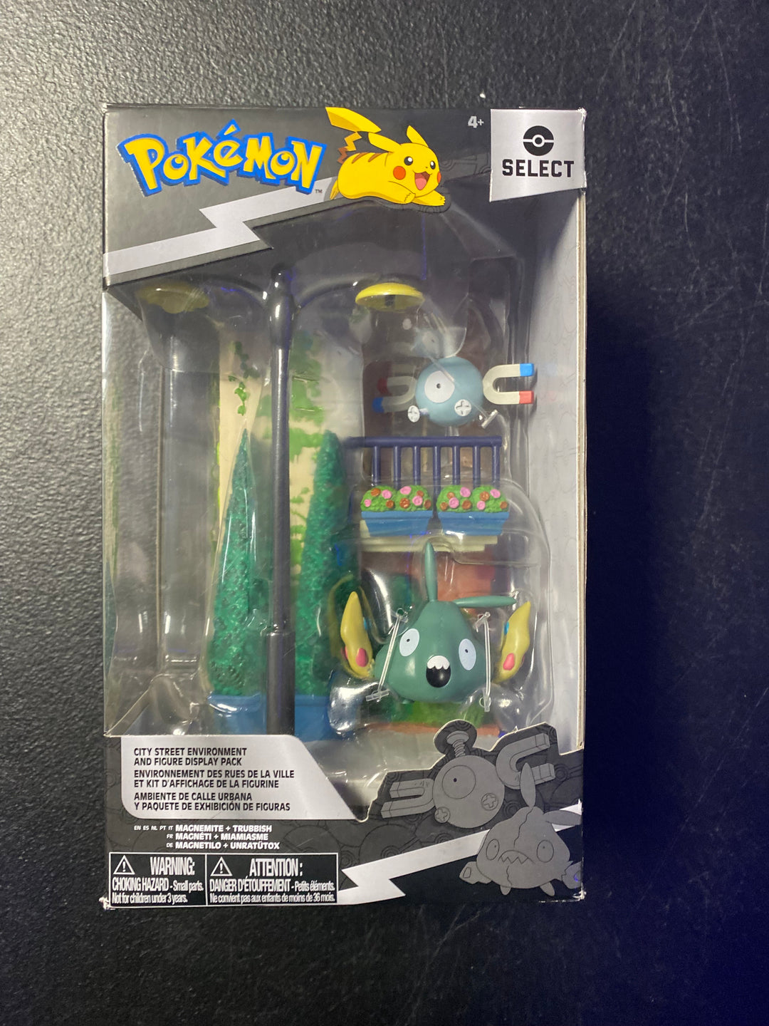 Jazwares Pokemon Select City Street Environment and Figure Display Pack Magnemite + Trubbish 2024 NEW