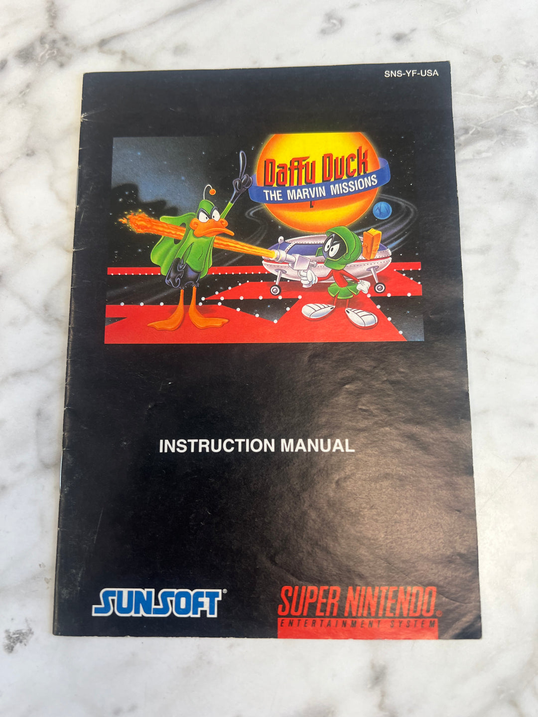 Daffy Duck The Marvin Missions SNES Super Nintendo Manual ONLY M4925