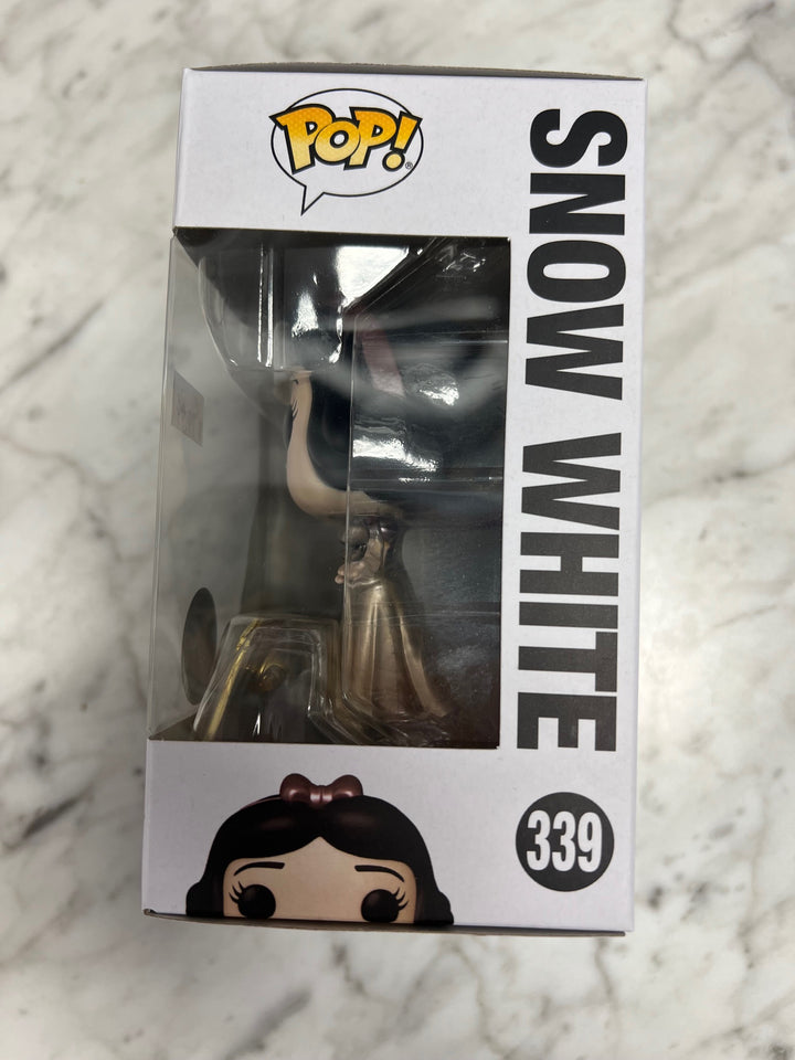 Funko Pop! Disney Princess Snow White Gold with Pin #339 FP121824