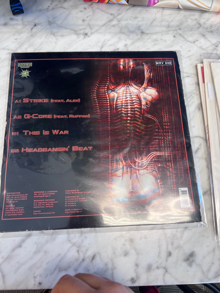 Alienator vs Headbanger feat Alee & Ruffian - This is War (VG+) Condition Vinyl Record VR10225