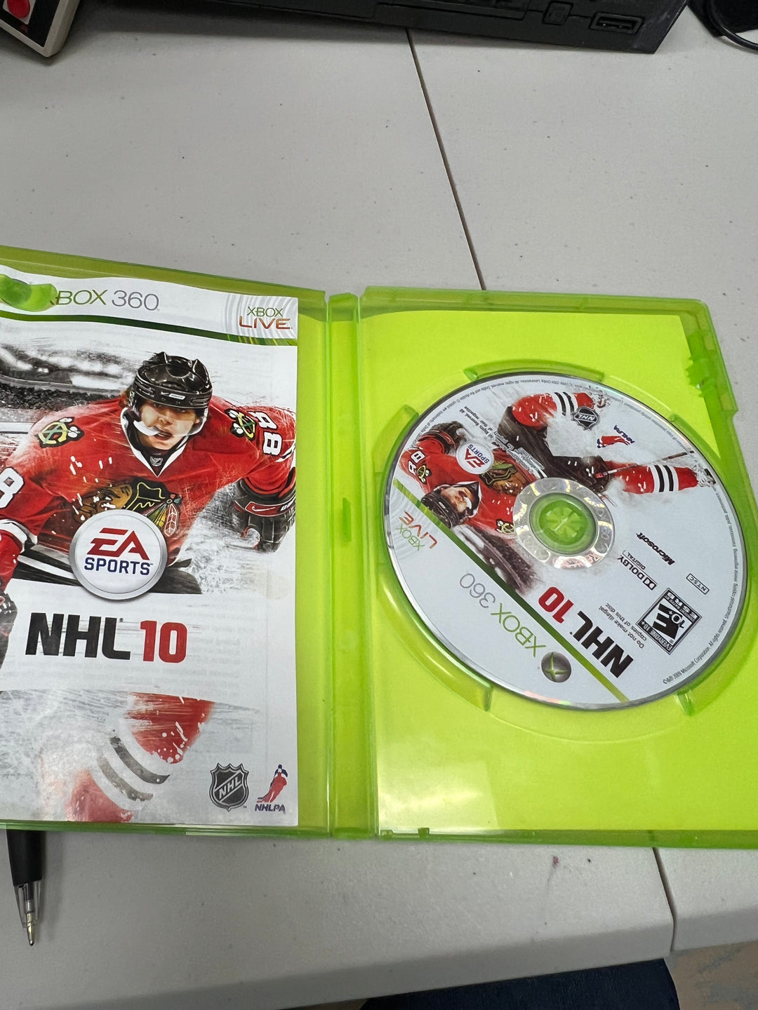 NHL 10 for Microsoft Xbox 360 in case. Tested and working.     DO61024