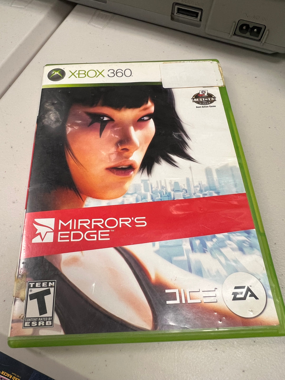 Mirror's Edge for Microsoft Xbox 360 in case. Tested and working.     DO61024
