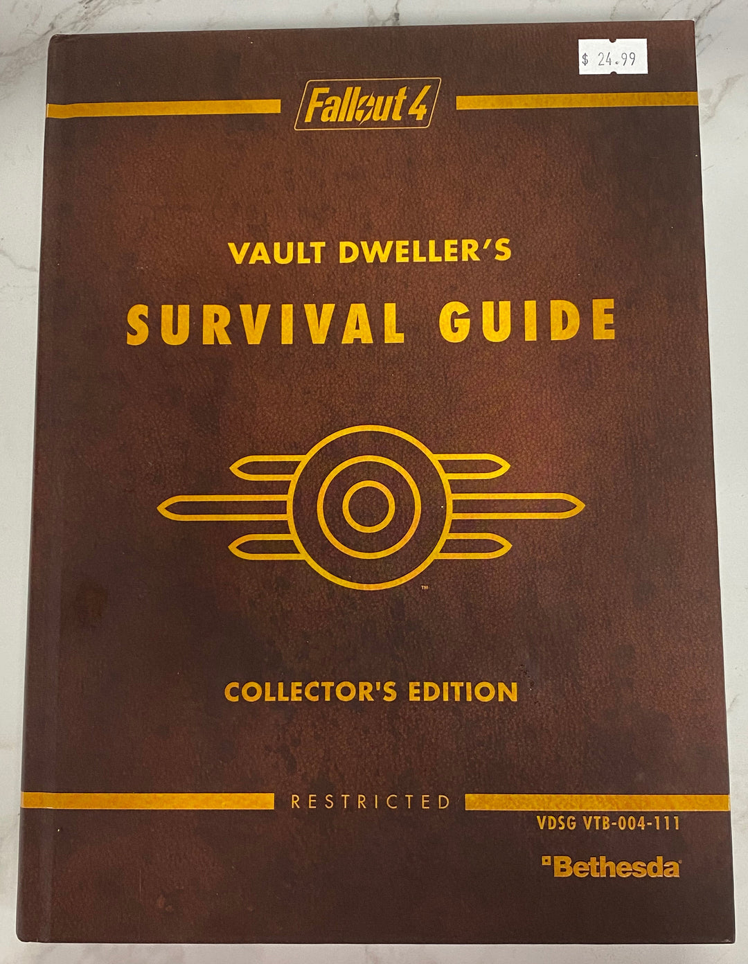 Fallout 4 Vault Dweller's Survival Guide Collector's Edition Book Only - Strategy Guide ST61226