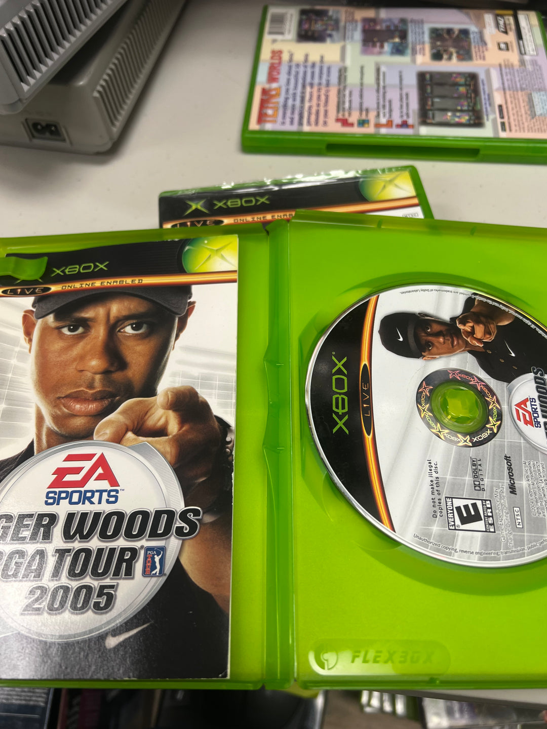 Tiger Woods PGA Tour Golf 2005 for Original Microsoft Xbox in case. Tested and Working.     DO61124