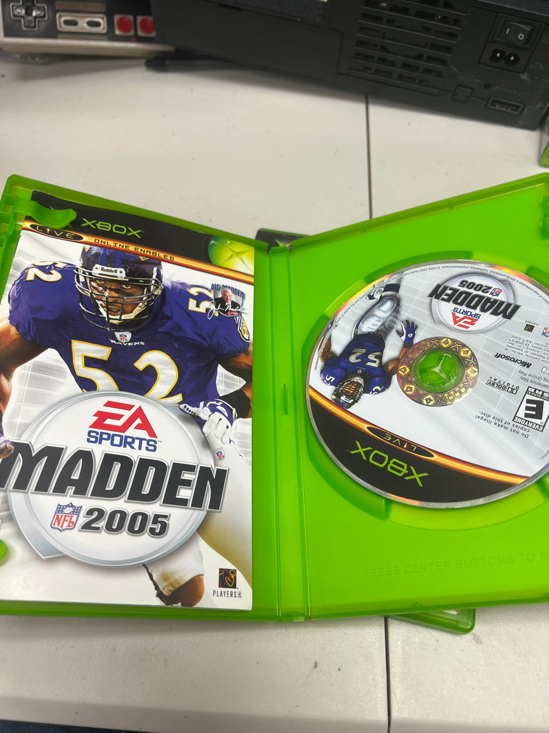 Madden NFL 2005 for Original Microsoft Xbox in case. Tested and Working.     UD102824