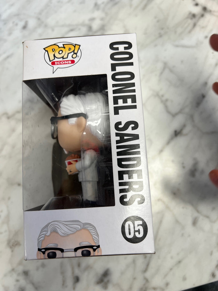 Funko Pop! Icons KFC Colonel Sanders with Bucket of Chicken #05 UT42125