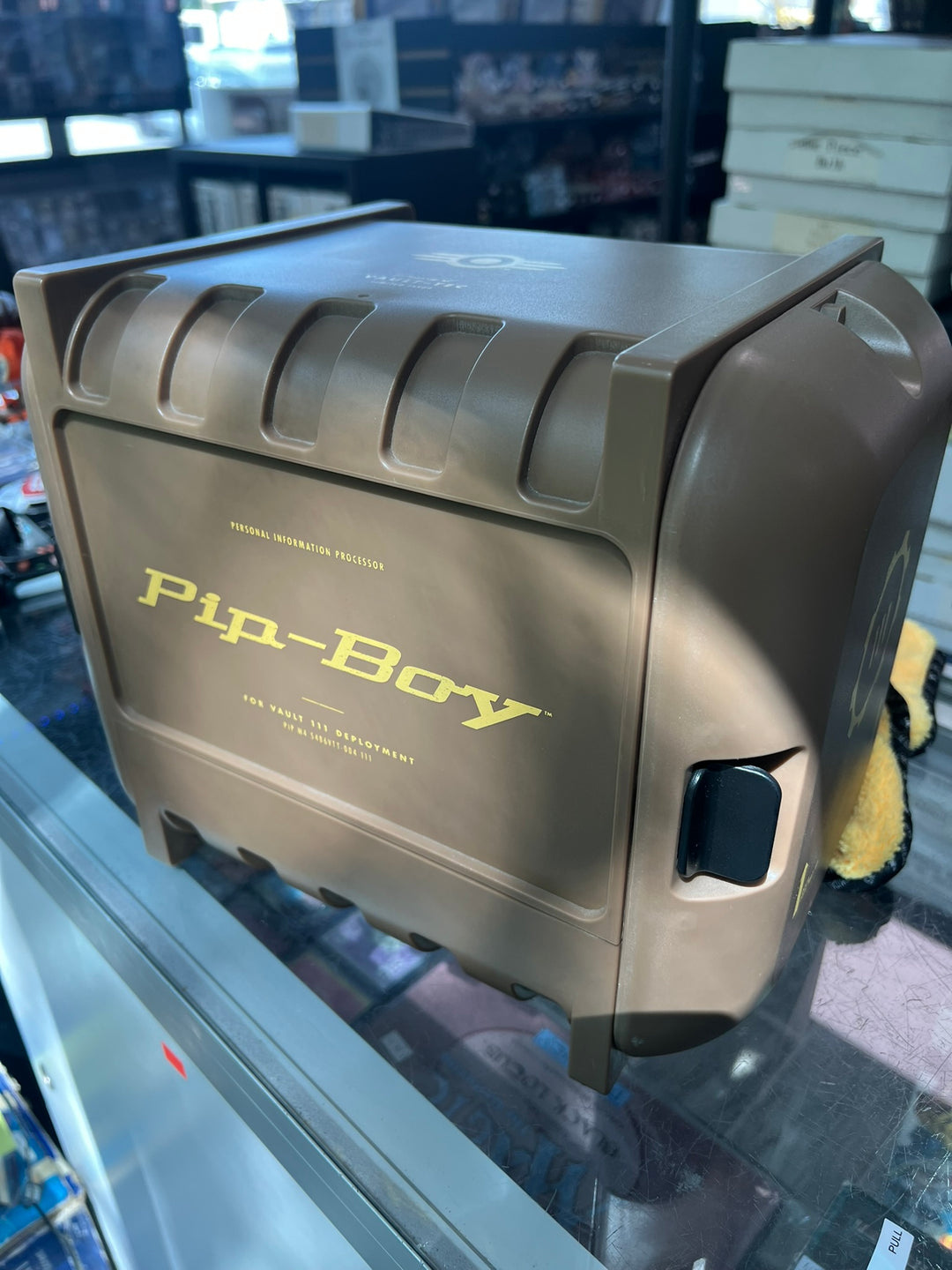 Fallout 4 Pip-Boy Model 3000 Mk IV with Case - Damaged/No Game   UA81826