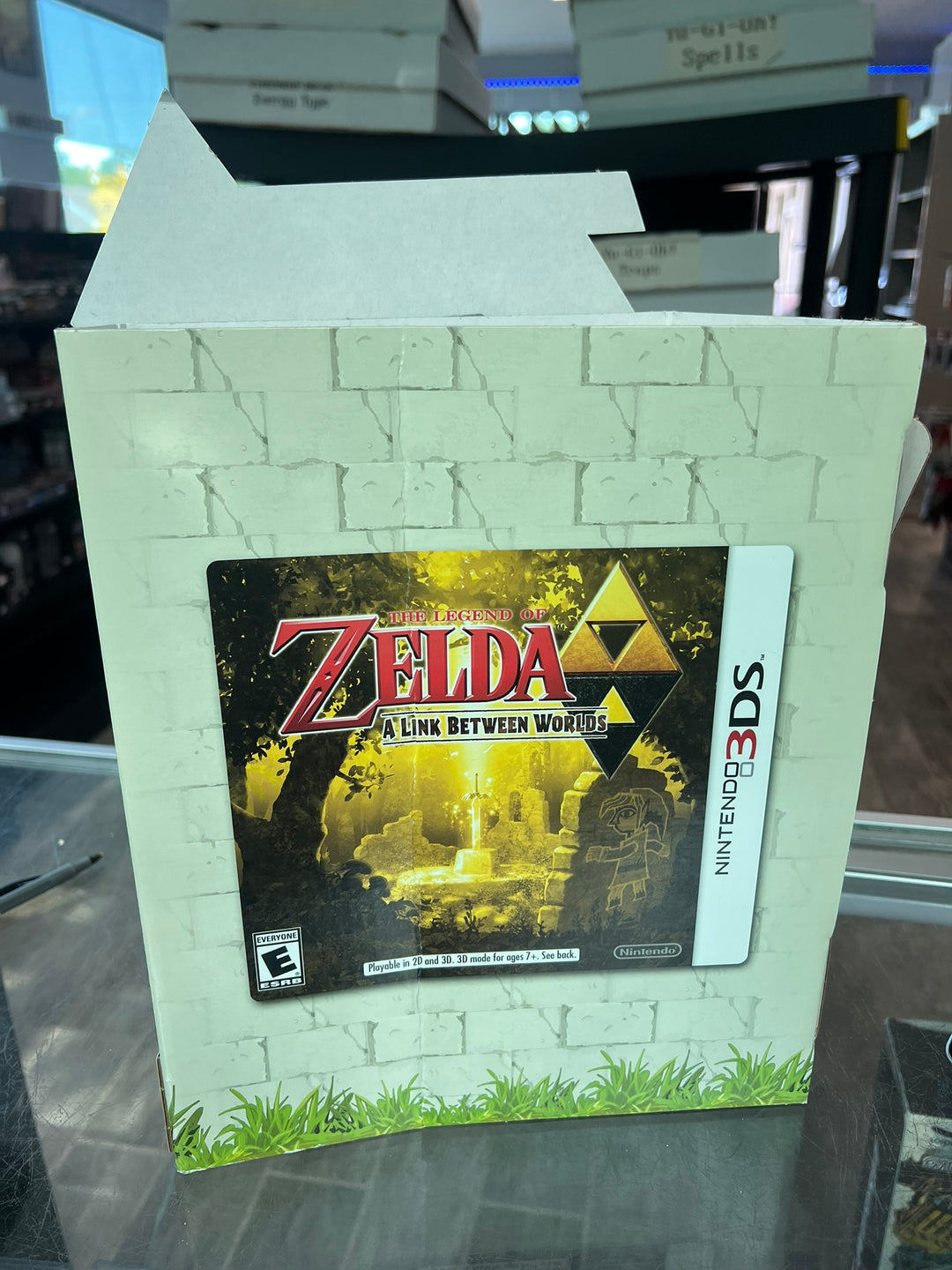 Rare 2013 Nintendo 3DS Zelda Link Between Worlds 3-D Counter Standee
