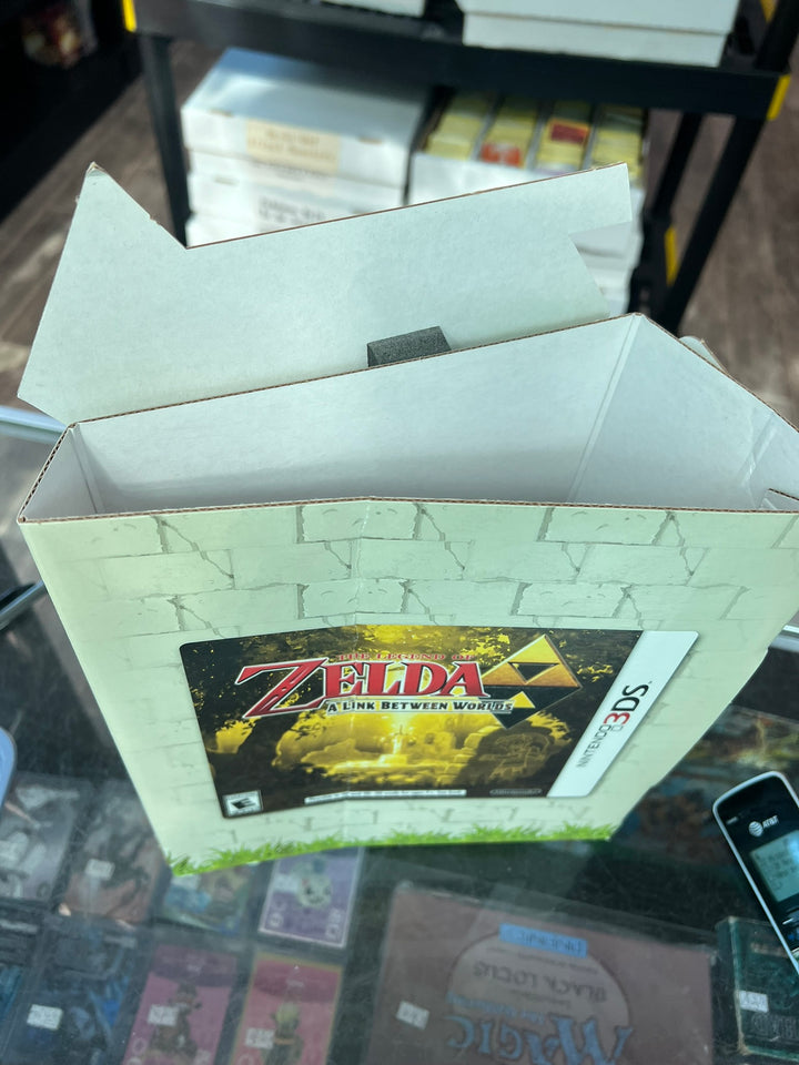Rare 2013 Nintendo 3DS Zelda Link Between Worlds 3-D Counter Standee