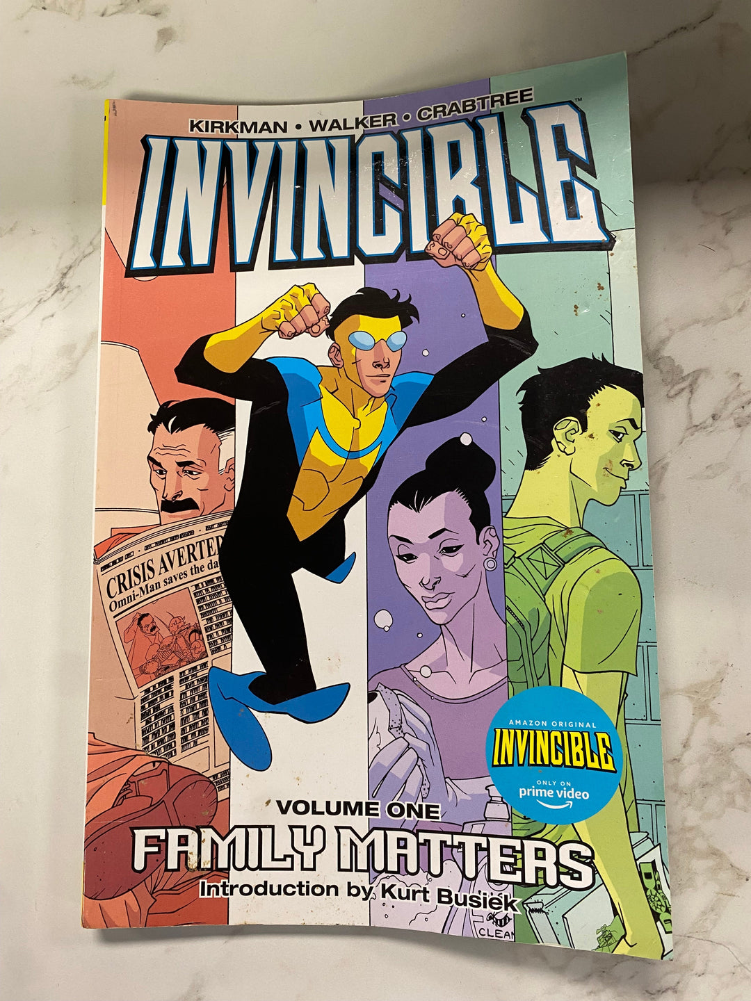 Invincible Volume 1 Family Matters UG62426