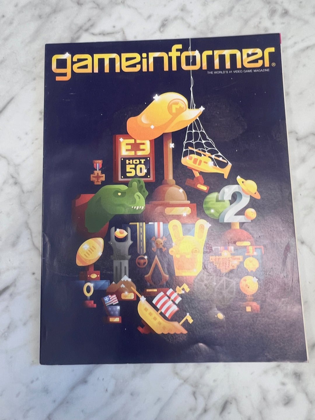 Game Informer Issue #292 (E3 Hot 50)   UM101025